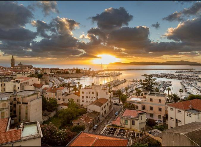 Terrazza Del Convento - Cozy Apartment With Seeview Private Terrace Alghero Exterior foto